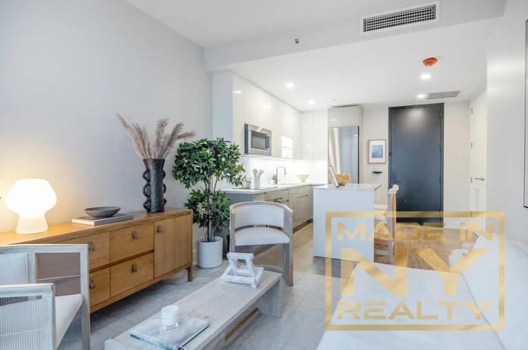 52nd St #9B - Photo 2 of 20