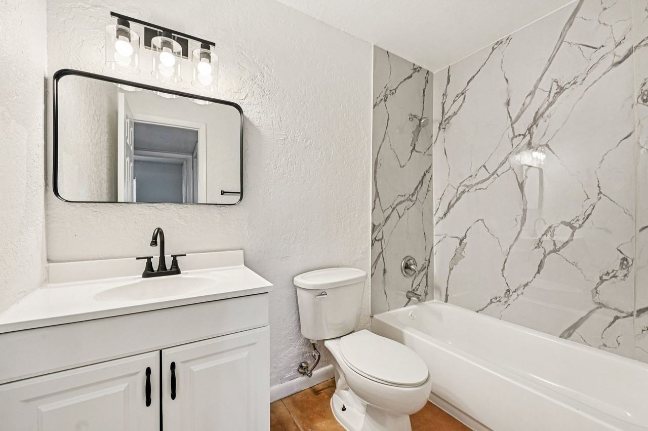 Lakeside Condominiums - Photo 3 of 50