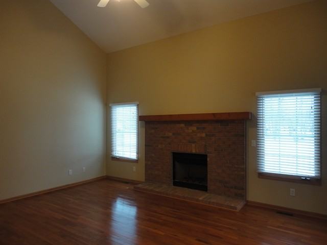 516 Stacey Ct - Photo 3 of 24