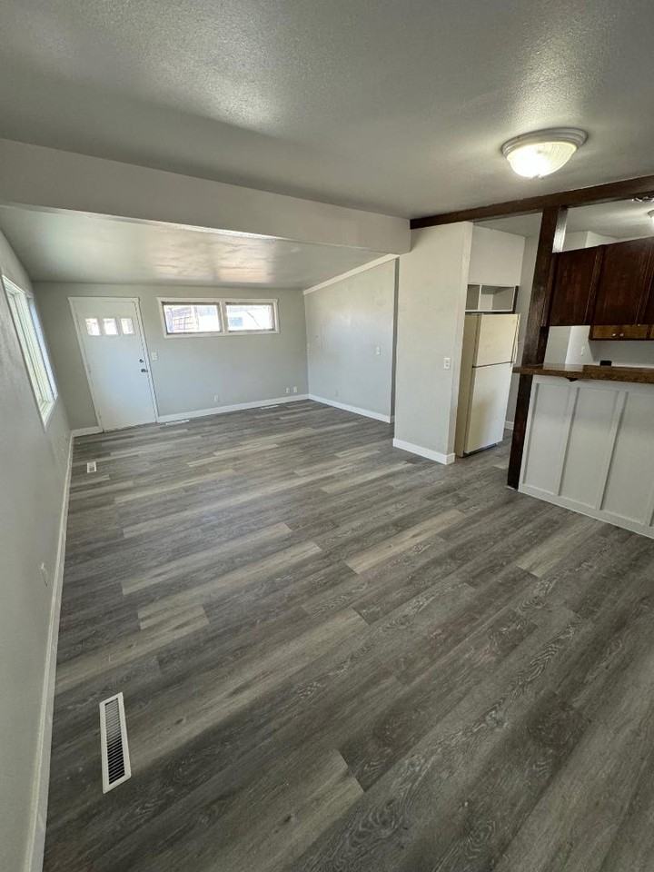 647 Northborough Ln - Photo 3 of 20