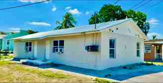 175 SW 10th Ave - Photo 1 of 1