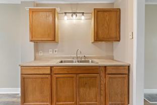 1114 Roslyn Ave - Photo 1 of 1