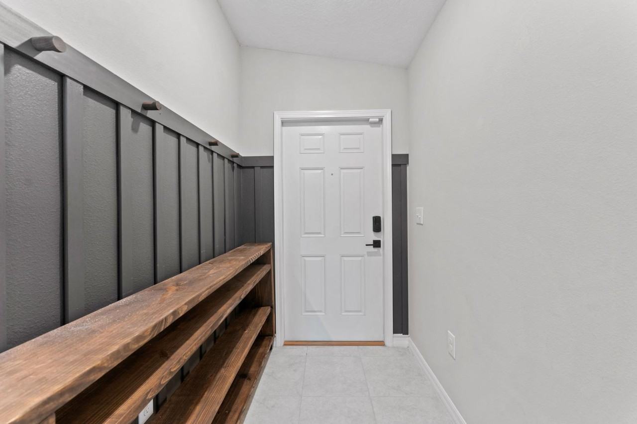 7314 King Creek Dr - Photo 3 of 11