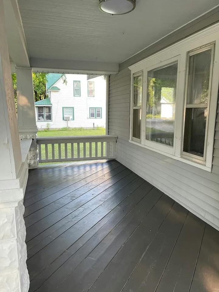 405 Vine St - Photo 5 of 13