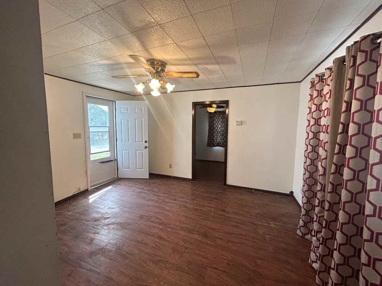 812 W 11th Ave - Photo 4 of 11