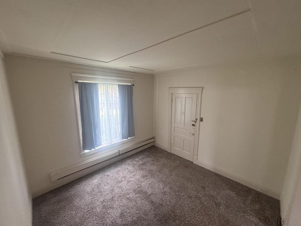 514 E 6th St - Photo 2 of 10