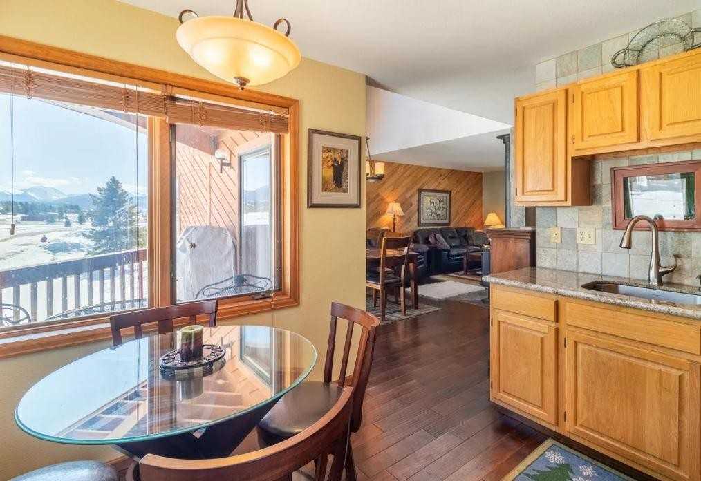 226 County Road 4421 - Photo 4 of 12