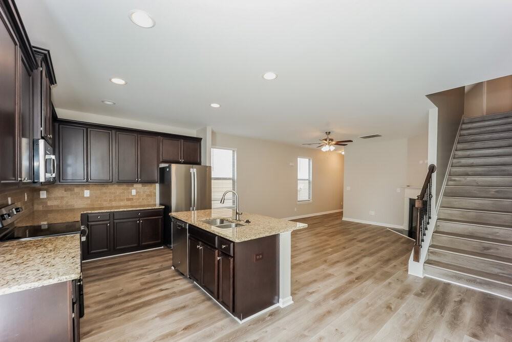 1995 St John Ct - Photo 7 of 17