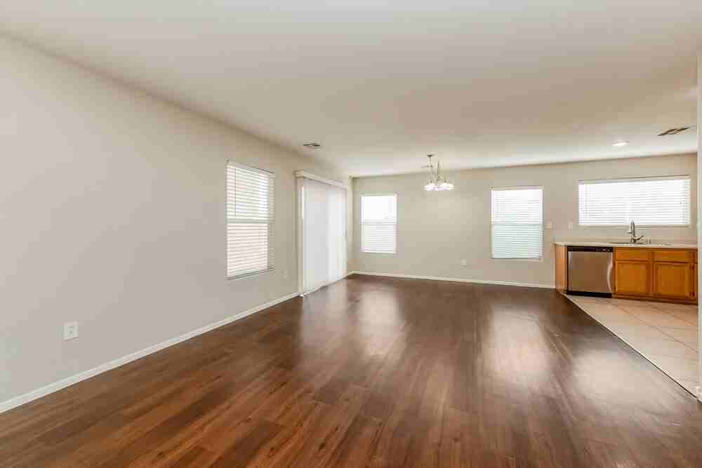 4268 Perfect Drift St - Photo 4 of 17