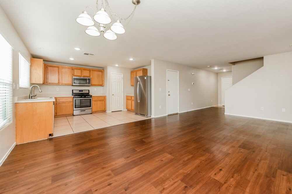 4268 Perfect Drift St - Photo 6 of 17