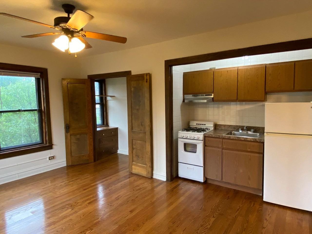 2256 N. Cleveland - Photo 5 of 40