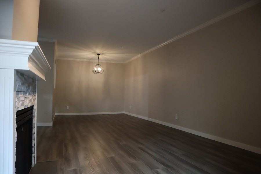 2357 Whyte Ave - Photo 3 of 28