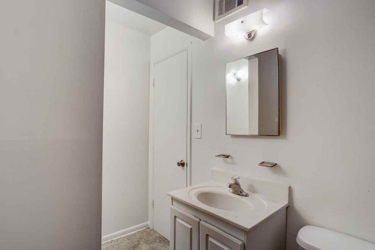 Hillsdale Manor Apartments - Photo 2 of 14
