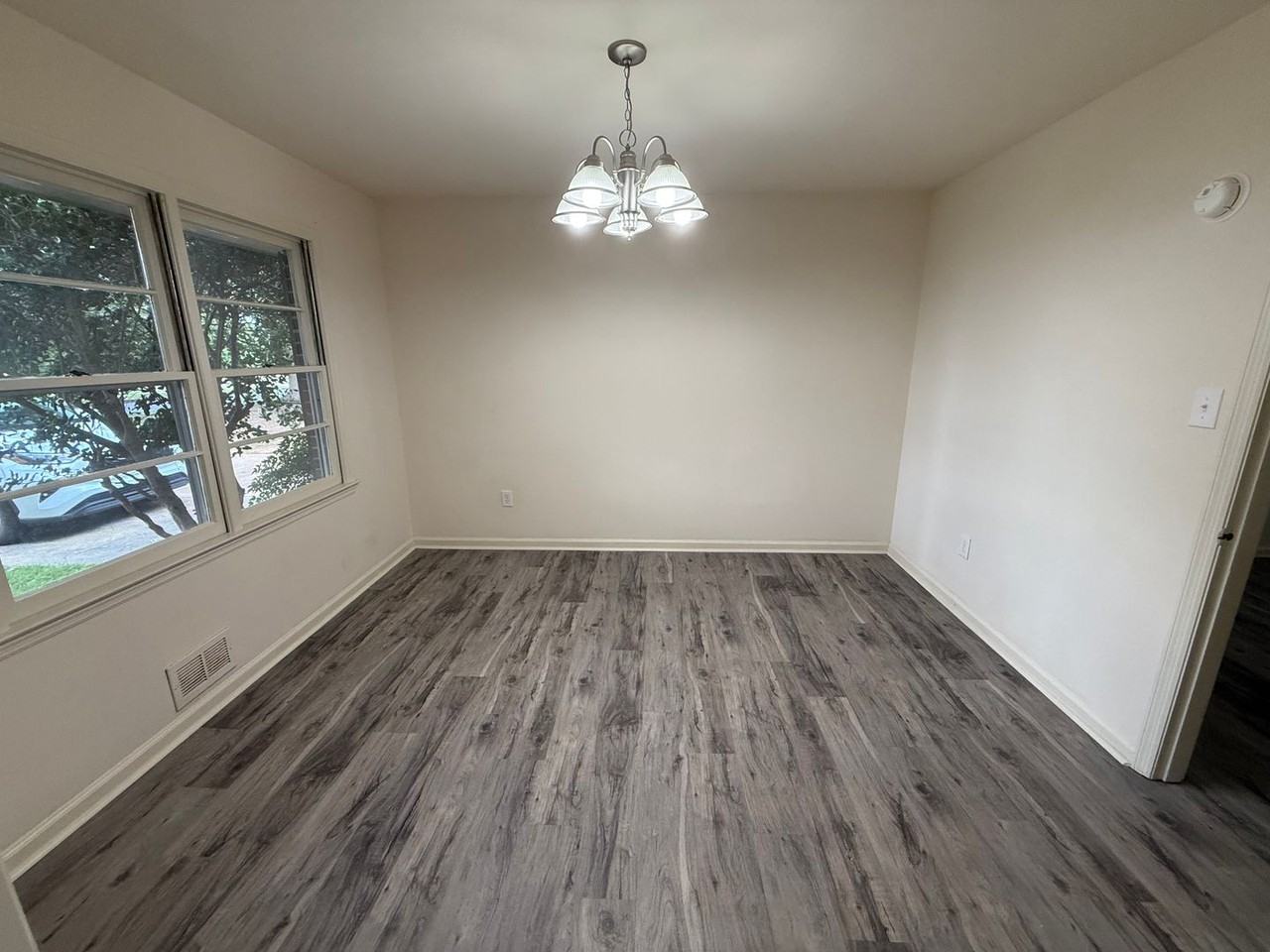 140 Forest Rd - Photo 4 of 24