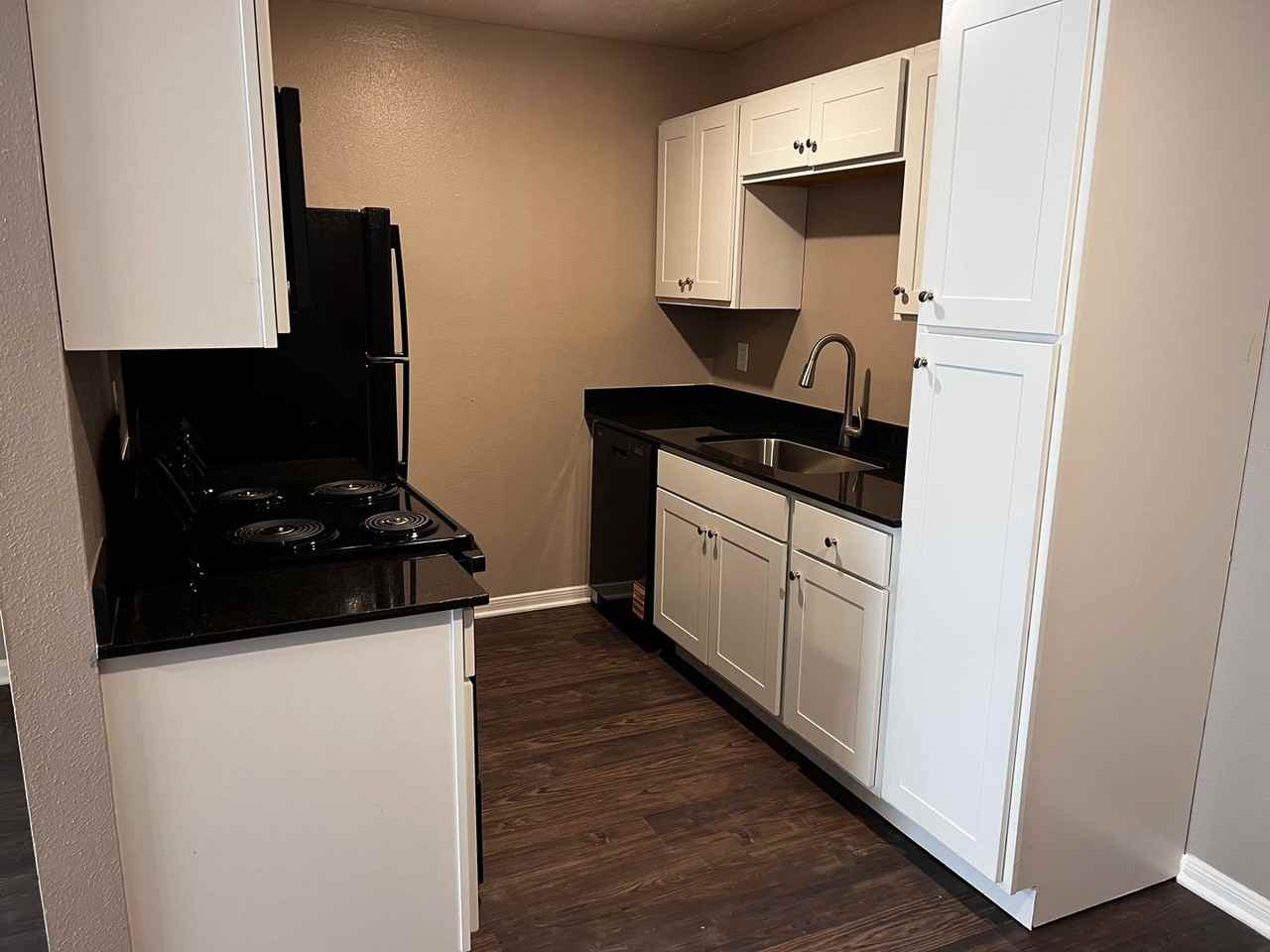Brazos Point Apartments - Photo 7 of 10