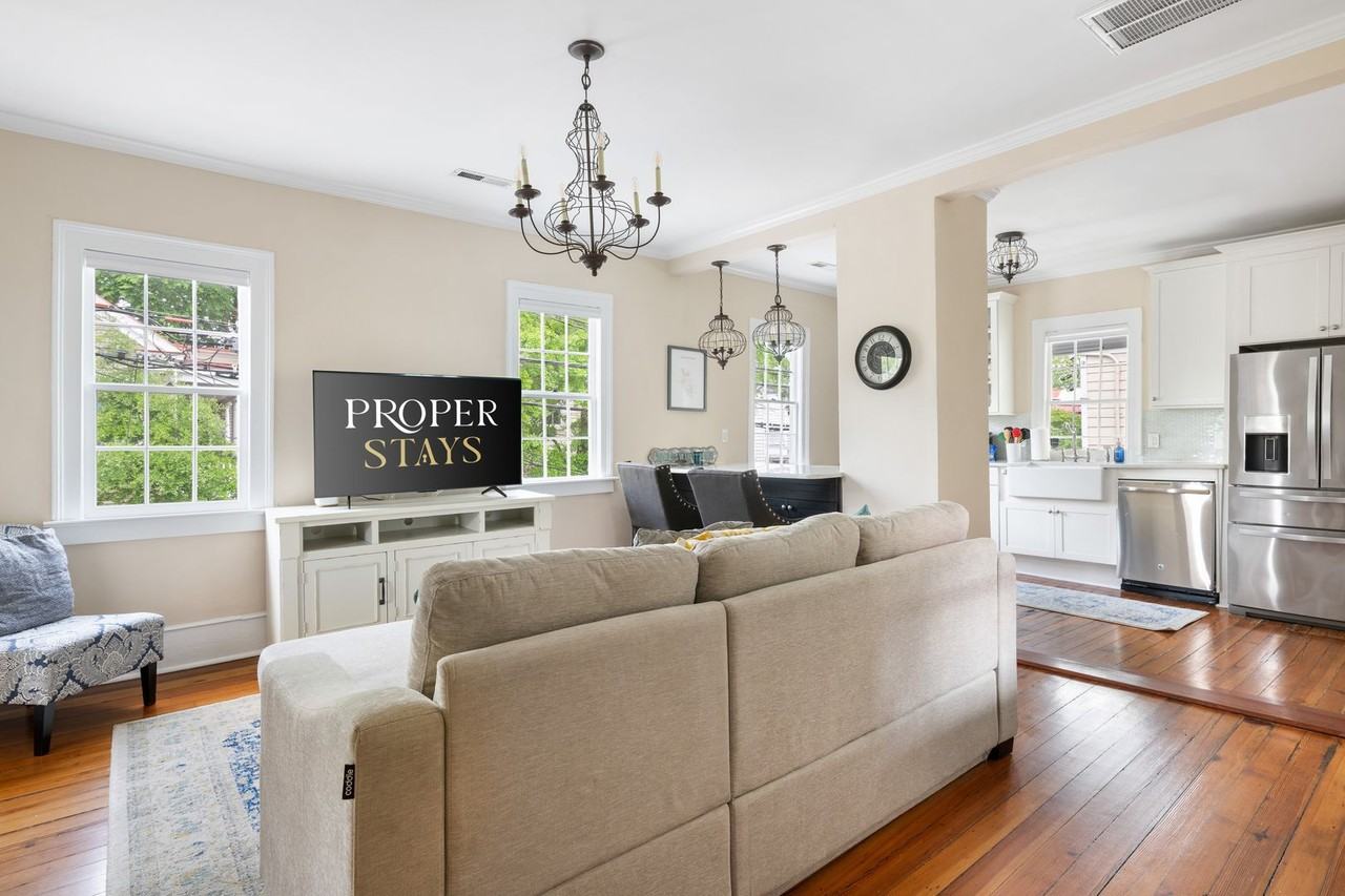 251 Ashley Ave - Photo 5 of 28