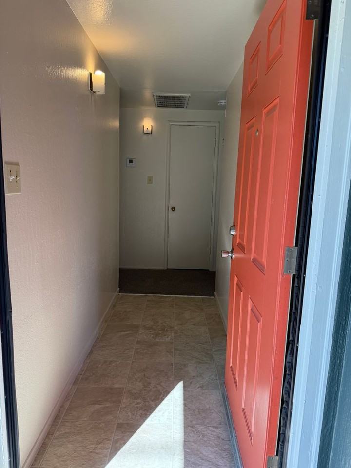 1209 Colgate Dr - Photo 4 of 23