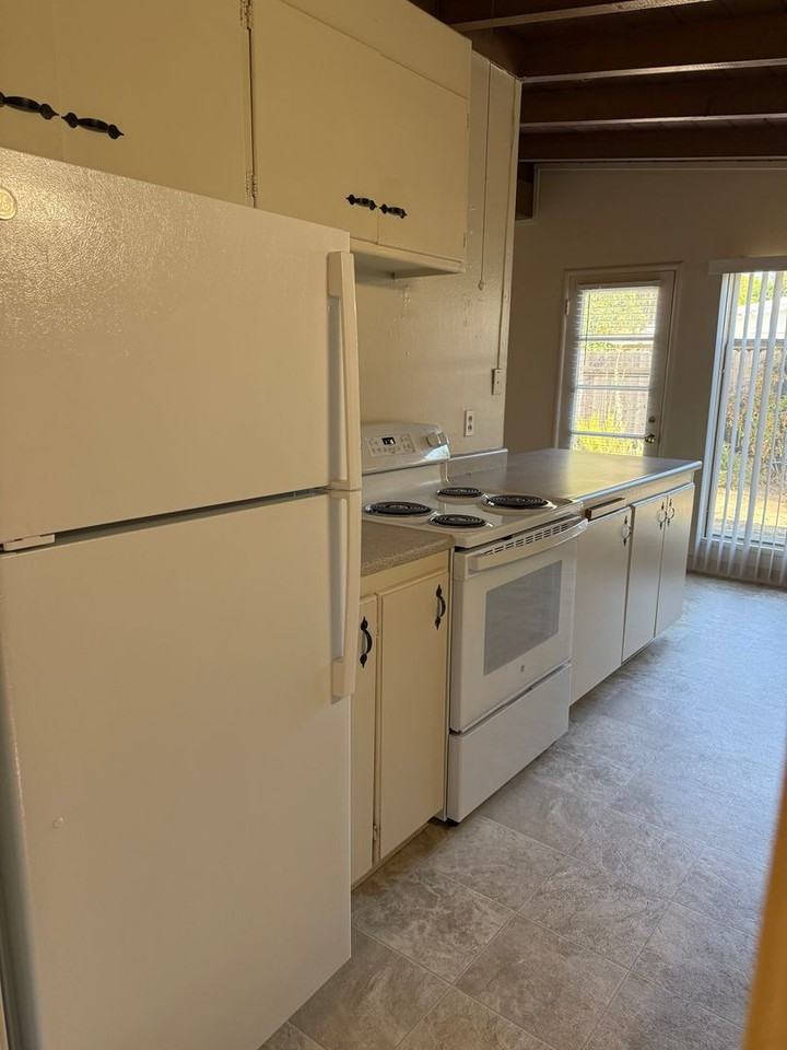 1209 Colgate Dr - Photo 6 of 23