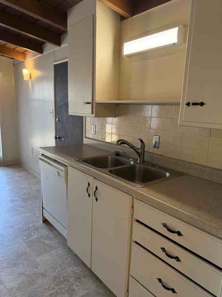 1209 Colgate Dr - Photo 7 of 23