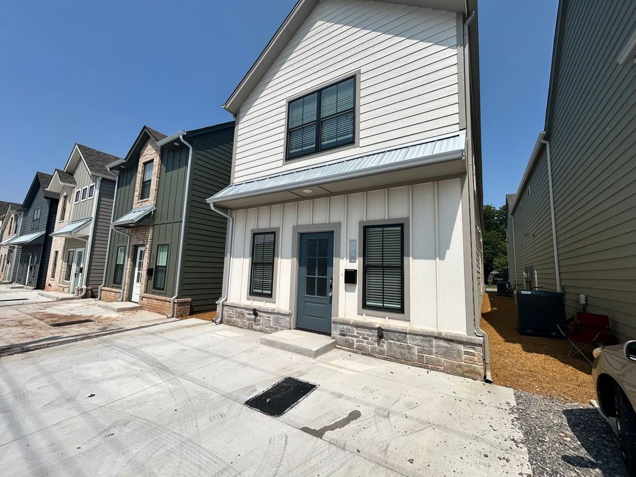 604 W 2nd St #110 - Photo 2 of 34