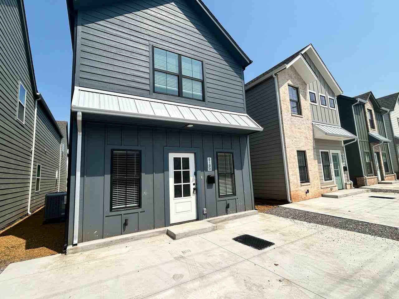 610 W 2nd St #110 - Photo 2 of 35