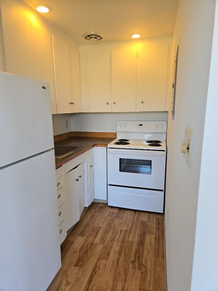 6609 SW Admiral Way - Photo 3 of 30