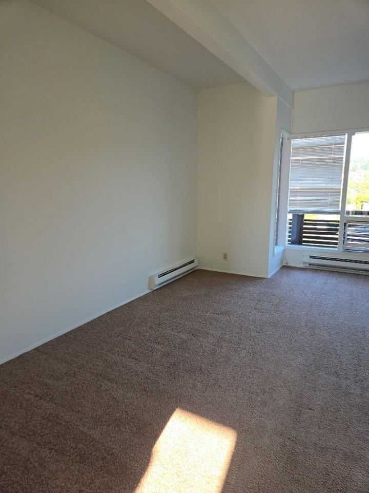 6609 SW Admiral Way - Photo 6 of 30