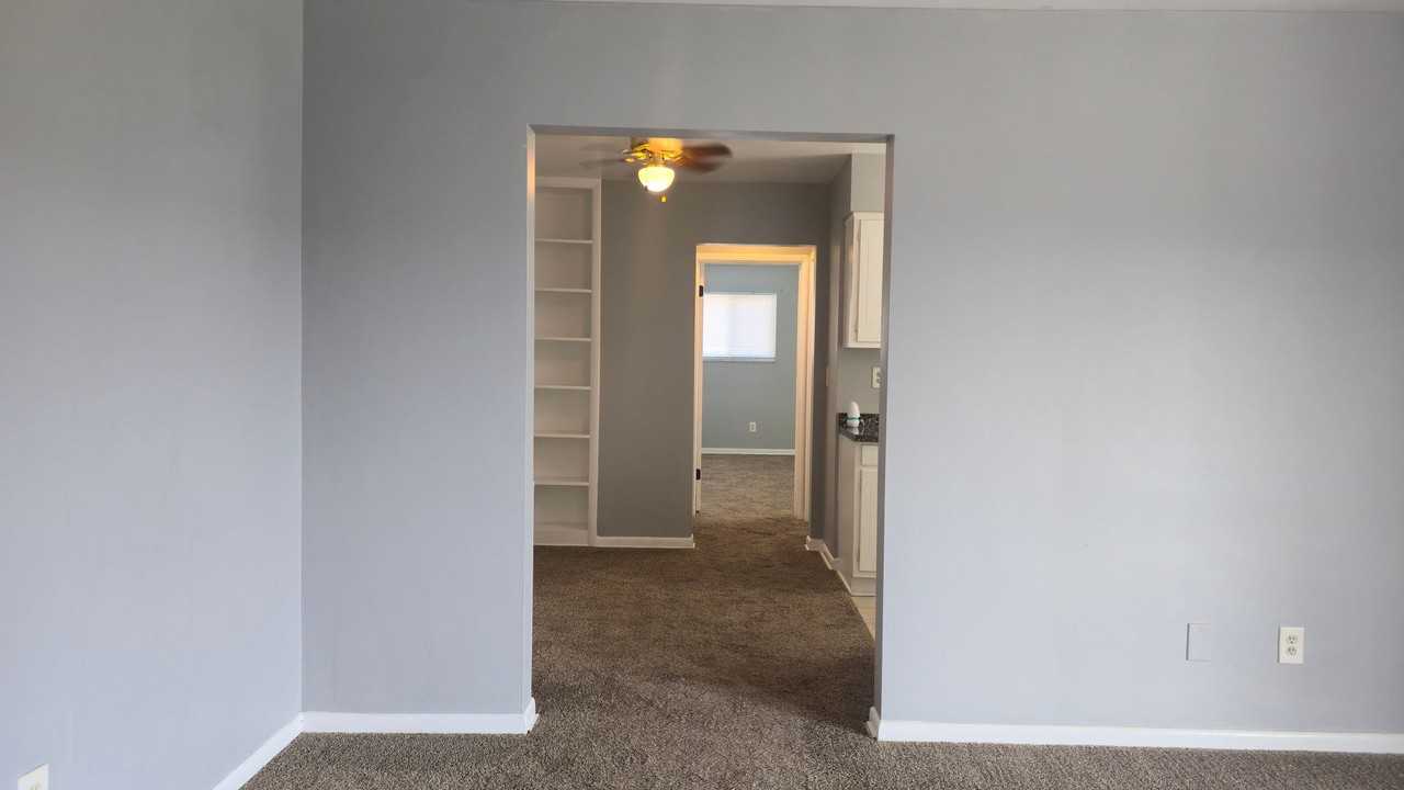 894 Mohawk Trail Apartments - Photo 4 of 10