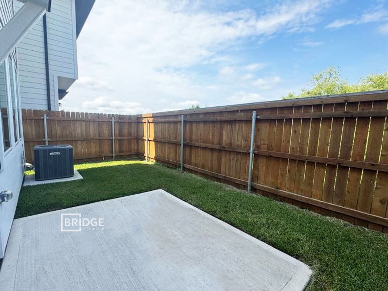 33135 Oak Heights Pl - Photo 2 of 16