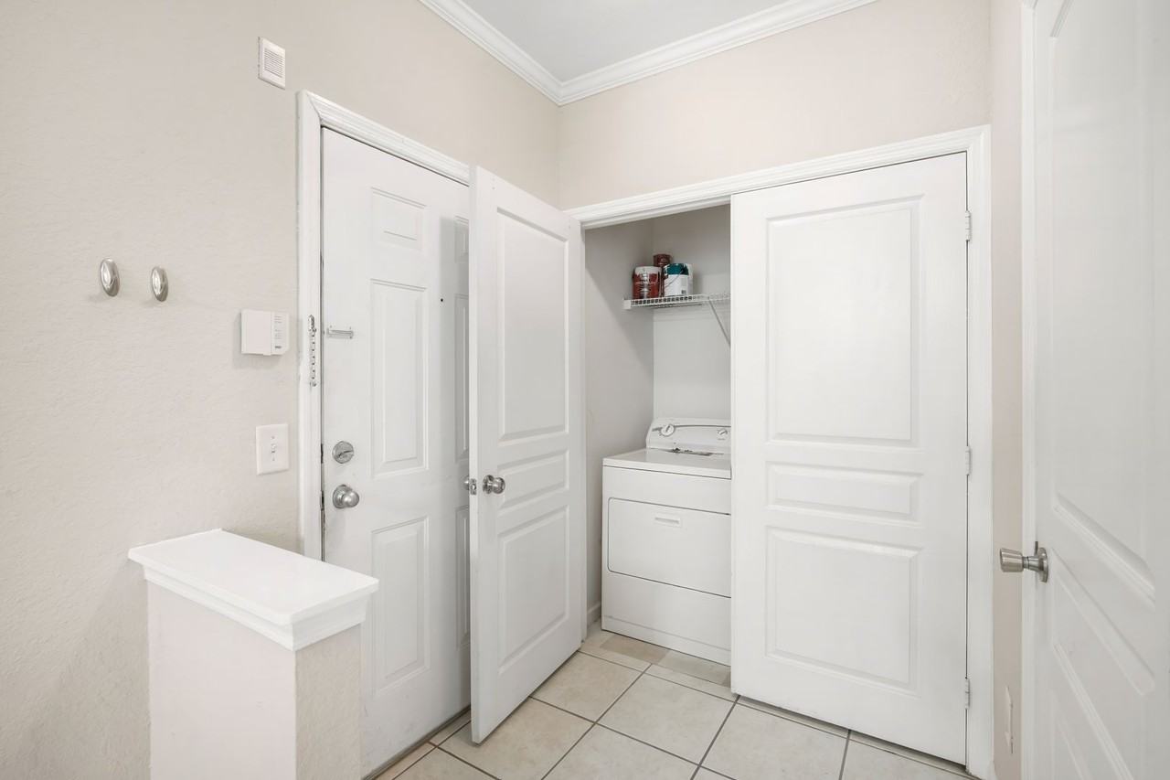 9301 Crescent Loop Cir #206 - Photo 4 of 24