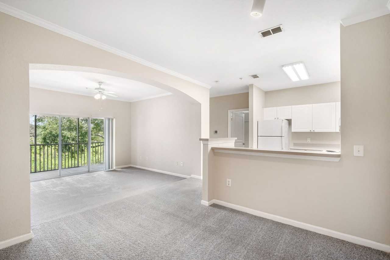 9301 Crescent Loop Cir #206 - Photo 5 of 24