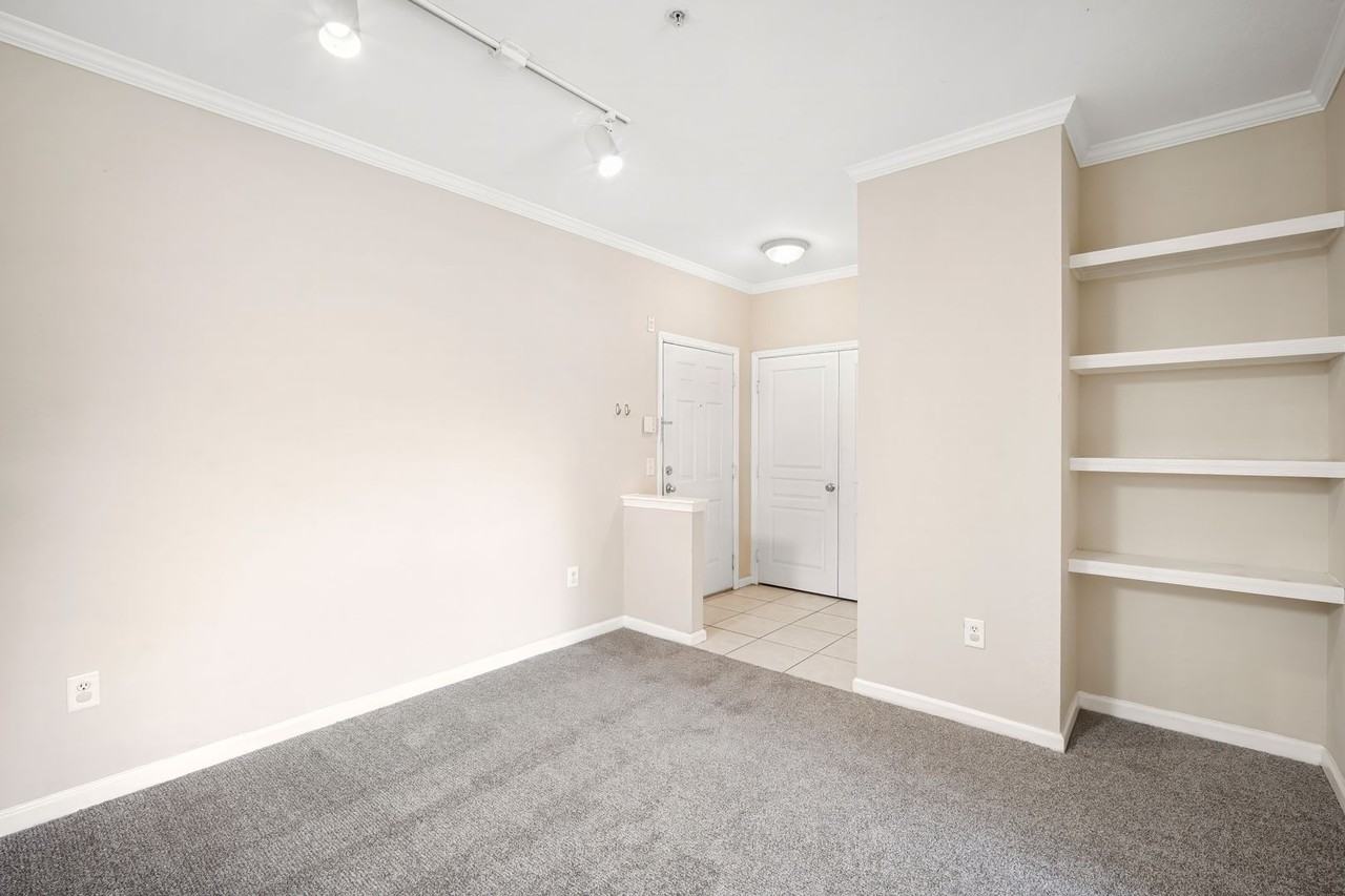 9301 Crescent Loop Cir #206 - Photo 6 of 24