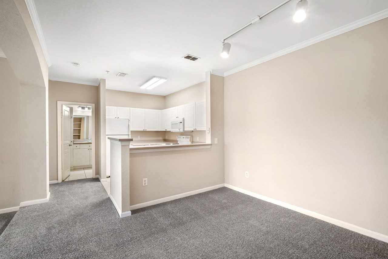 9301 Crescent Loop Cir #206 - Photo 7 of 24