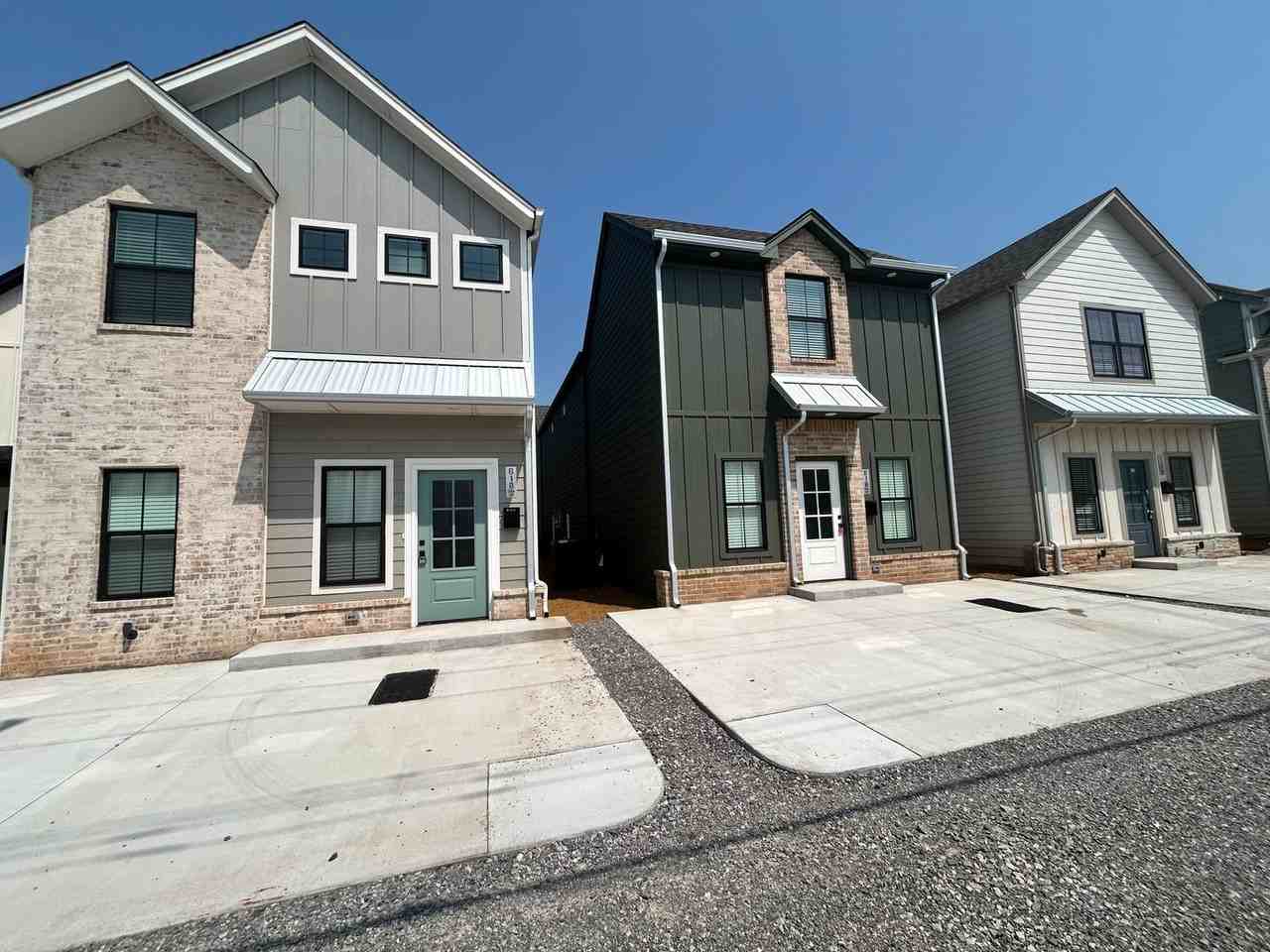 618 W 2nd St #110 - Photo 4 of 36