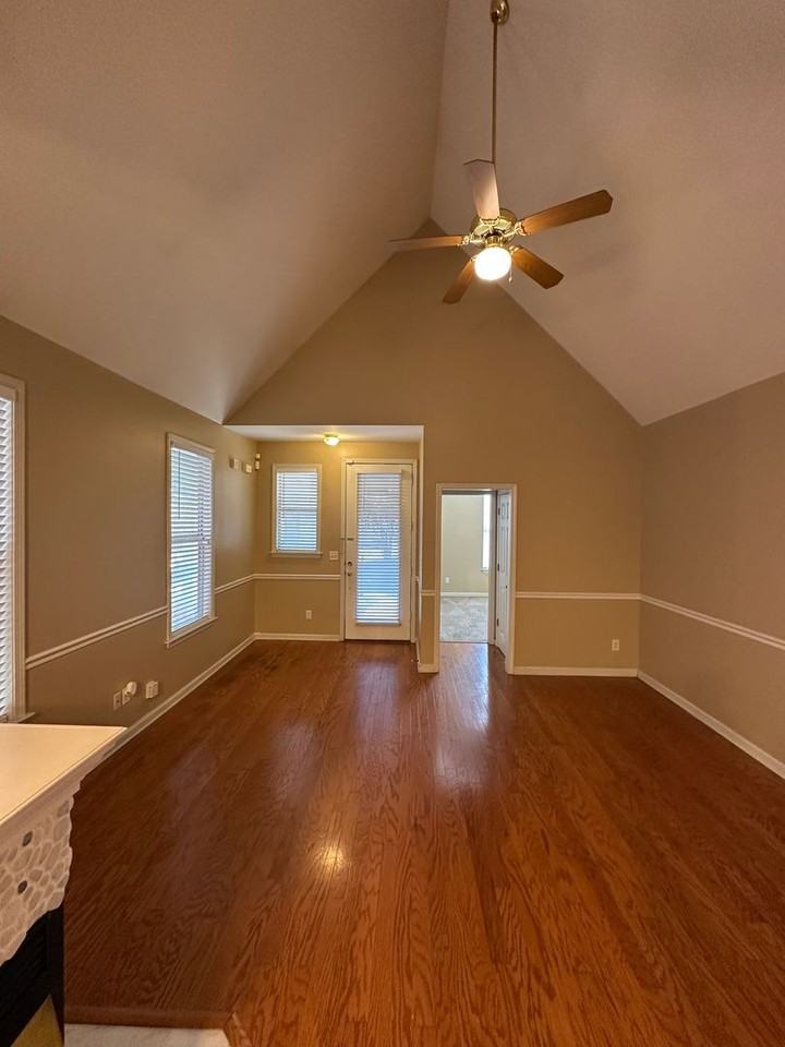 150 Harbor Creek Dr - Photo 3 of 25