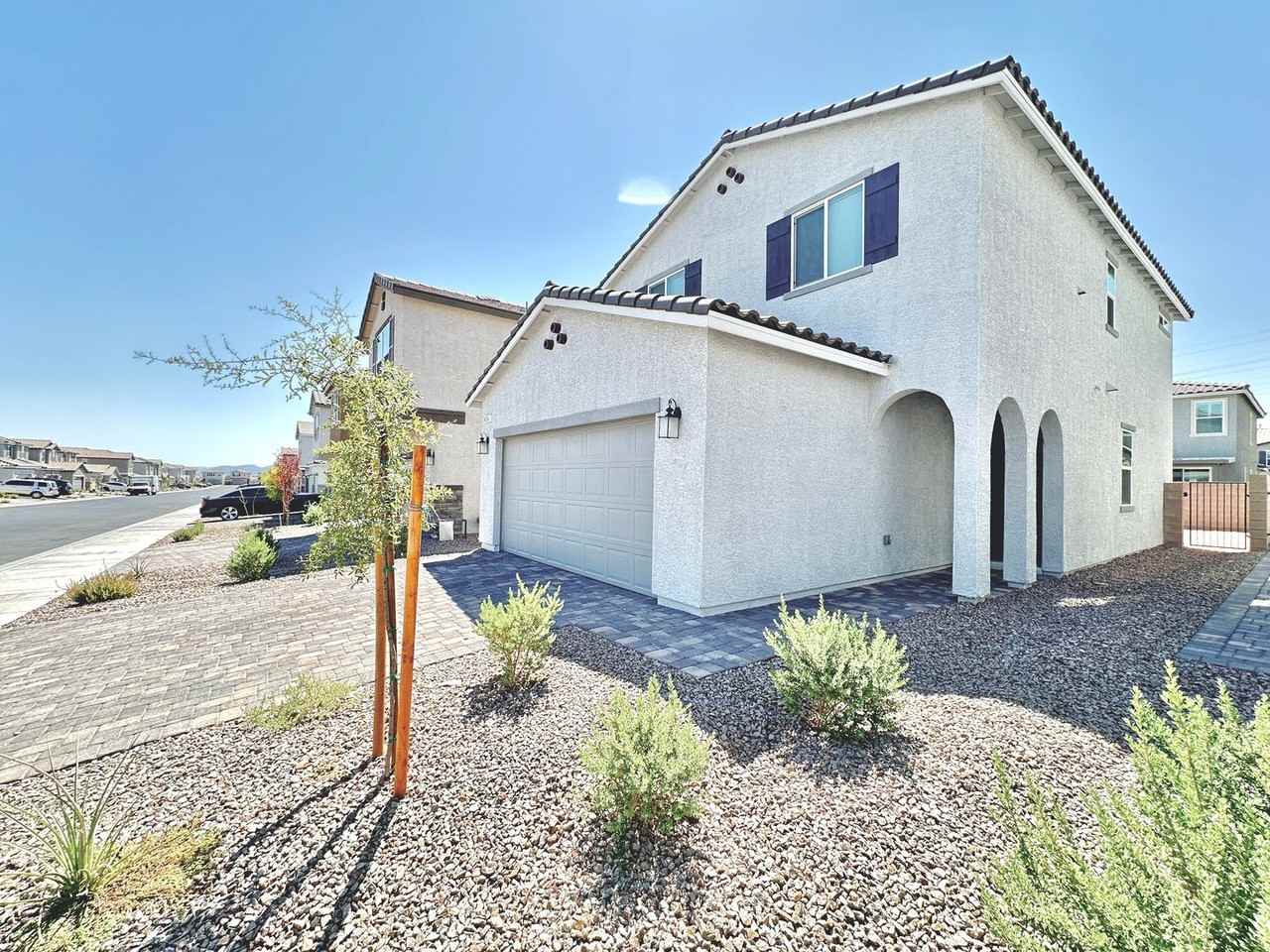 4255 Juniper Pear Ave - Photo 3 of 27