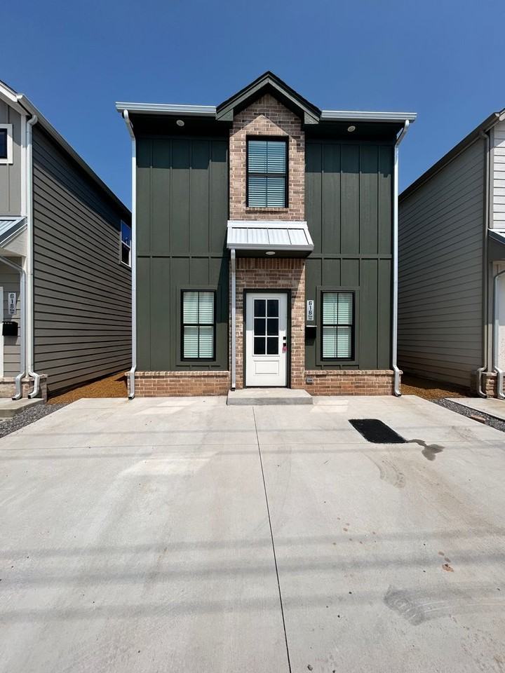 616 W 2nd St #110 - Photo 3 of 34