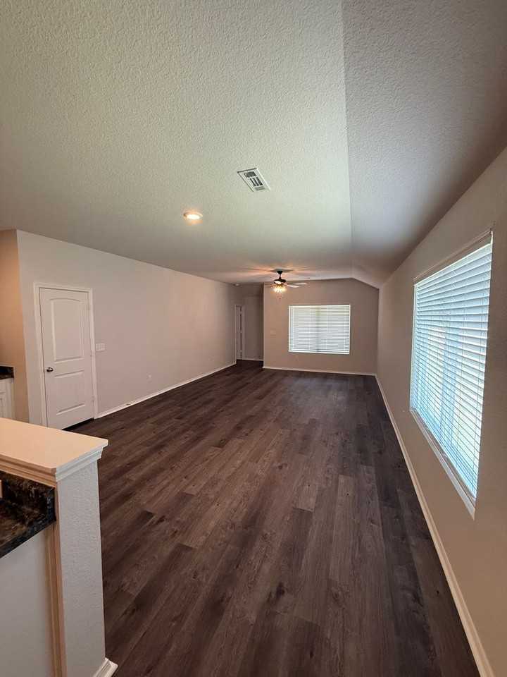 40 Kyndall Lauren Ln - Photo 6 of 11