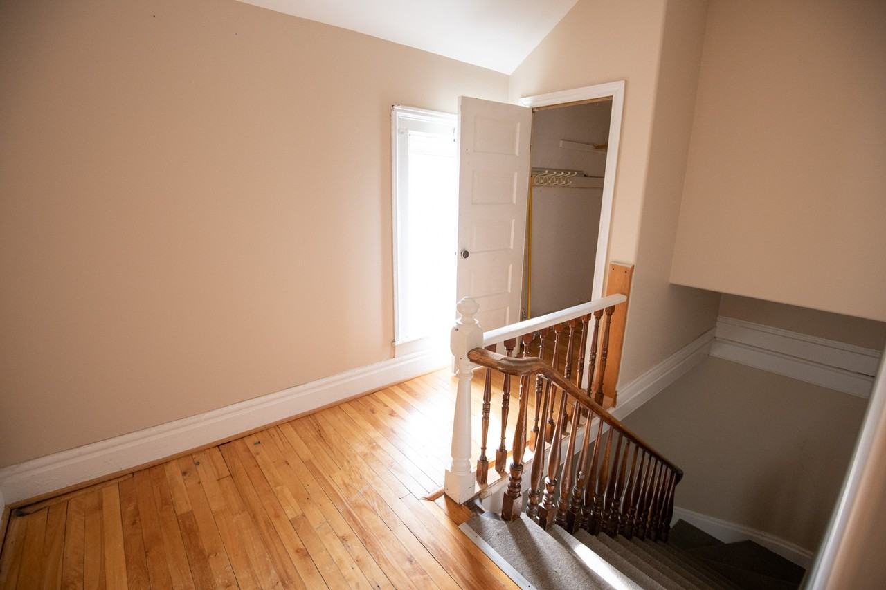 47 Stanley Ave - Photo 2 of 10