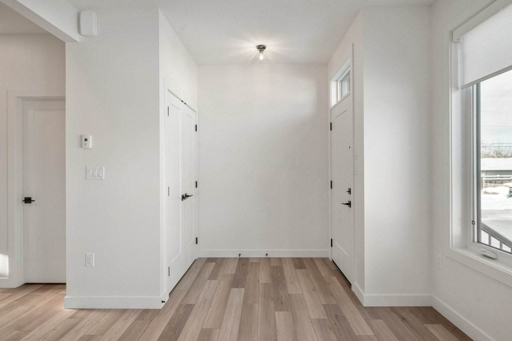 15307 94 Ave Nw - Photo 3 of 10