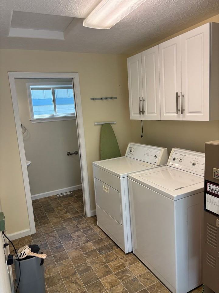 1069 Nw Milwaukee Ave - Photo 7 of 15