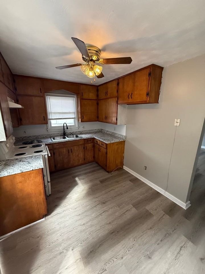 205 205 McCormick St - 205 B McCormick Dr - Photo 2 of 8