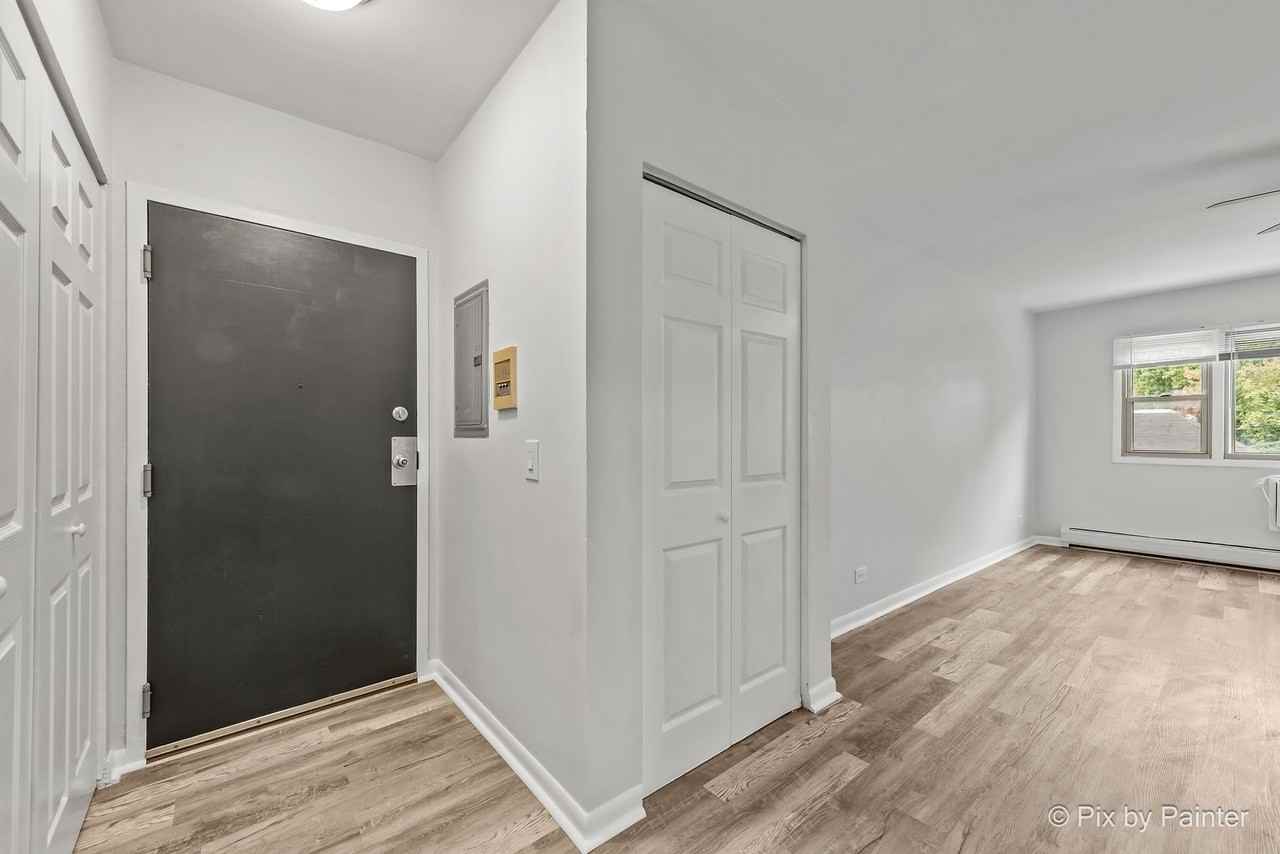 7319 N Rogers - Photo 6 of 16