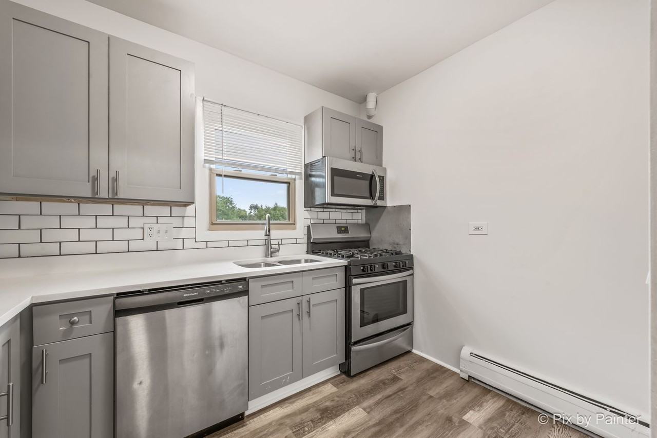 7319 N Rogers - Photo 7 of 16