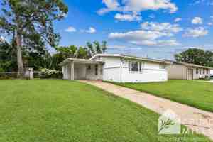featured image of 1422 E Cloverdale Dr