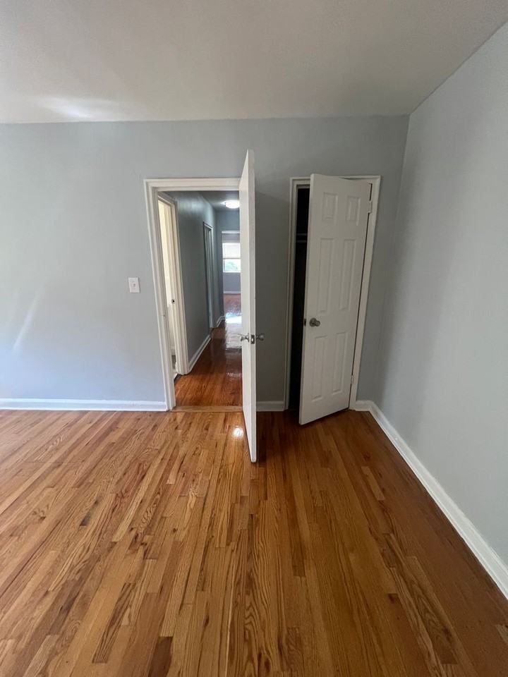 151 South Munn Ave - Photo 4 of 12