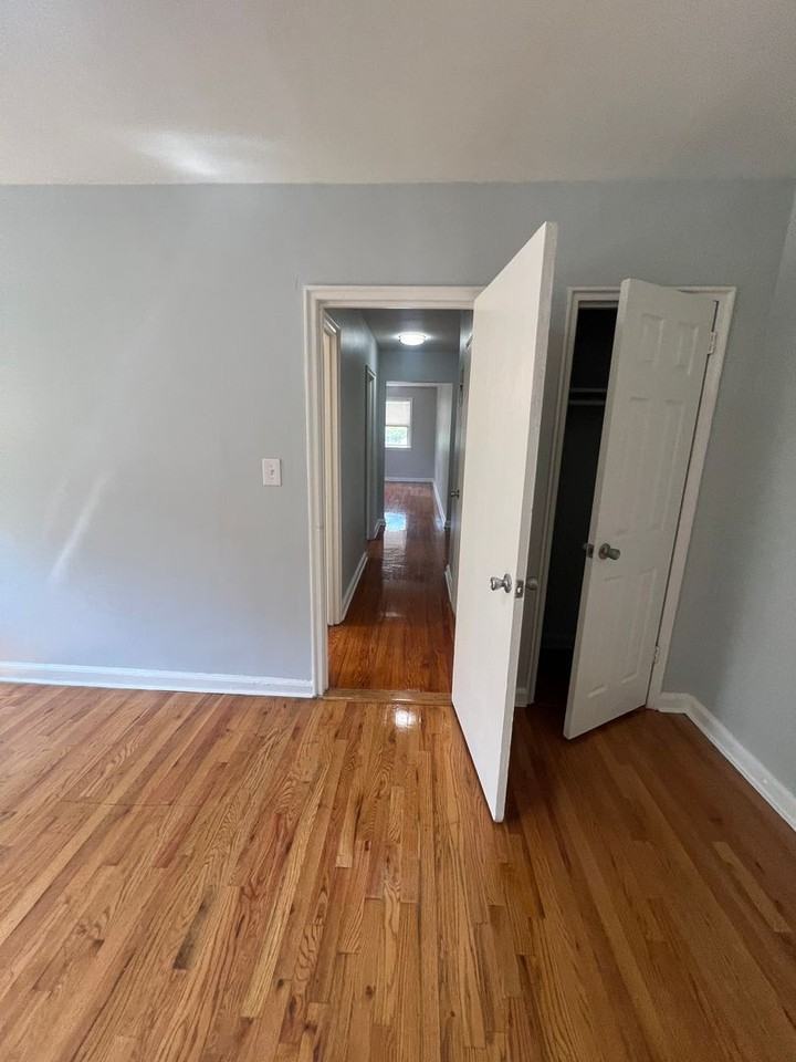 151 South Munn Ave - Photo 6 of 12
