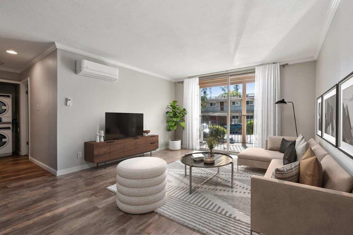 1812 Trinity Ave - Photo 3 of 20