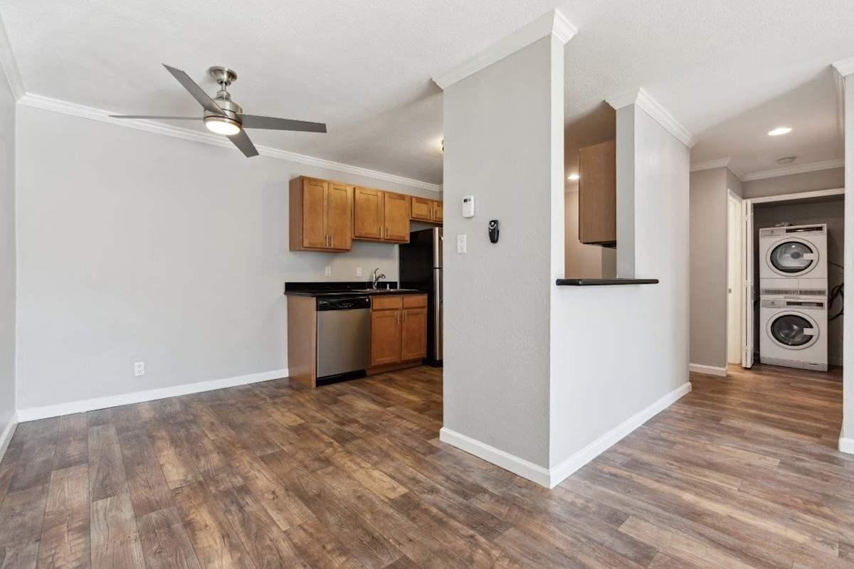 1812 Trinity Ave - Photo 3 of 20