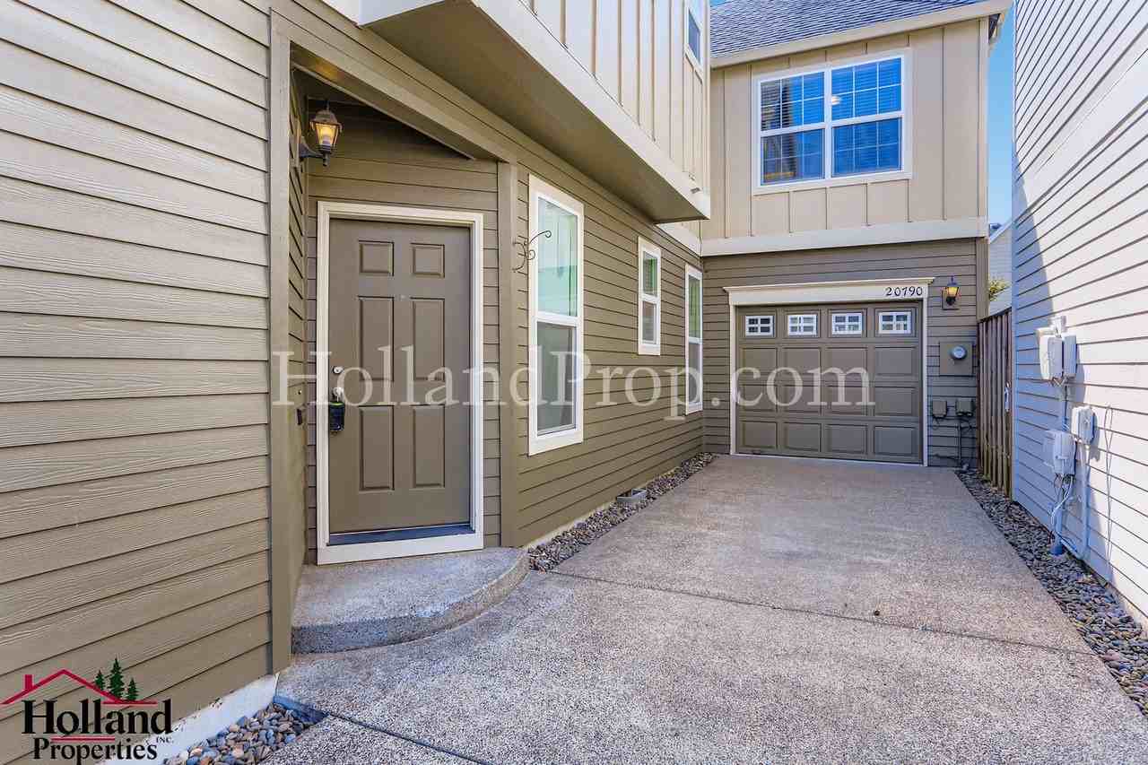 20790 Sw Skiver St - Photo 3 of 28